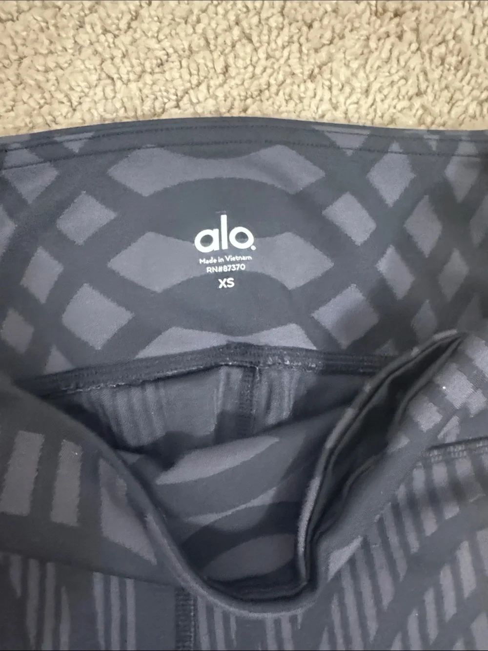 ALO Yoga Crop Leggings size XS